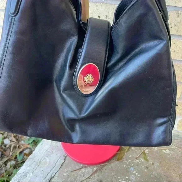 Coach solid black leather gold hardware 3 section shoulder bag purse - Picture 2 of 15